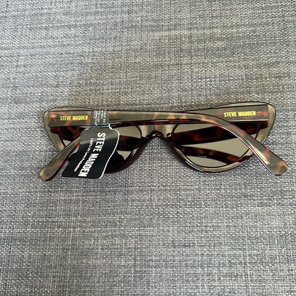 NWT STEVE MADDEN SUNGLASSES EYEWEAR ACCESSORY - Picture 3 of 4